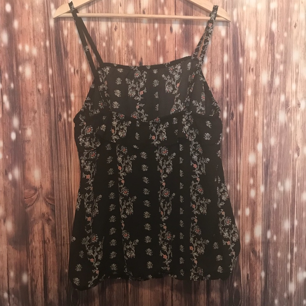 Torrid tank - Picture 2 of 4